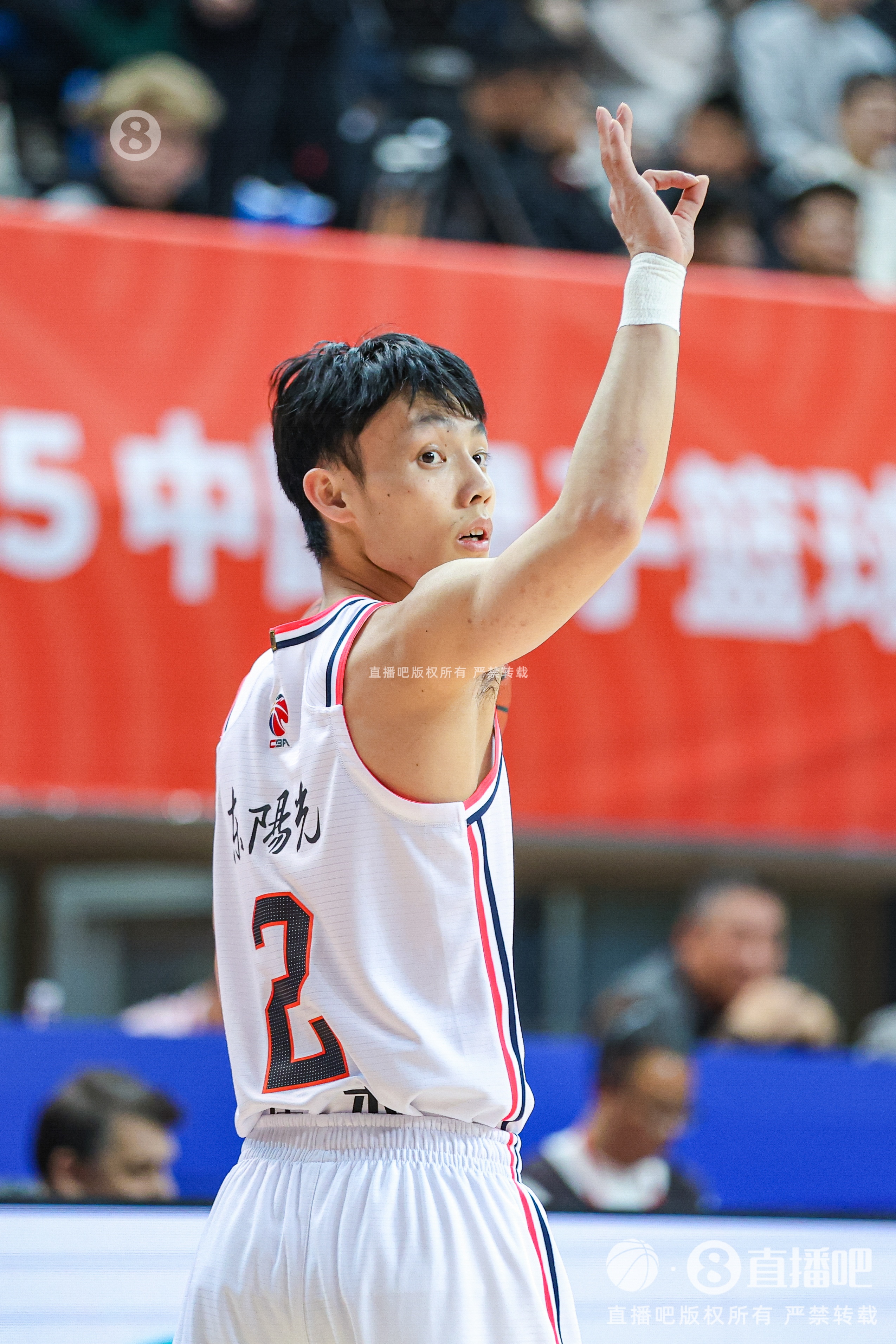 鐵人！本賽季CBA常規(guī)賽僅17名球員做到46場(chǎng)全勤 徐杰、鄒陽(yáng)在列